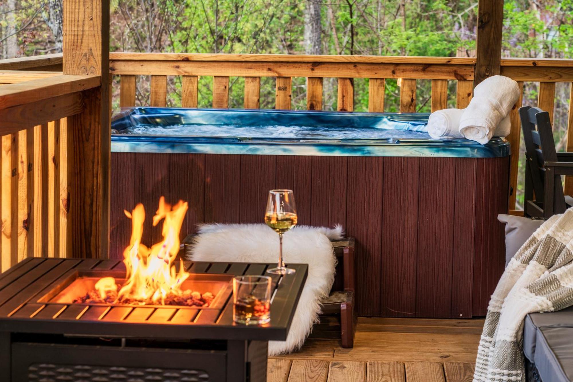Mountainscape - Brand New Cabin W Views - Hottub - Firetable - Ps5 - Pooltable - 3 Pools Gatlinburg Ngoại thất bức ảnh
