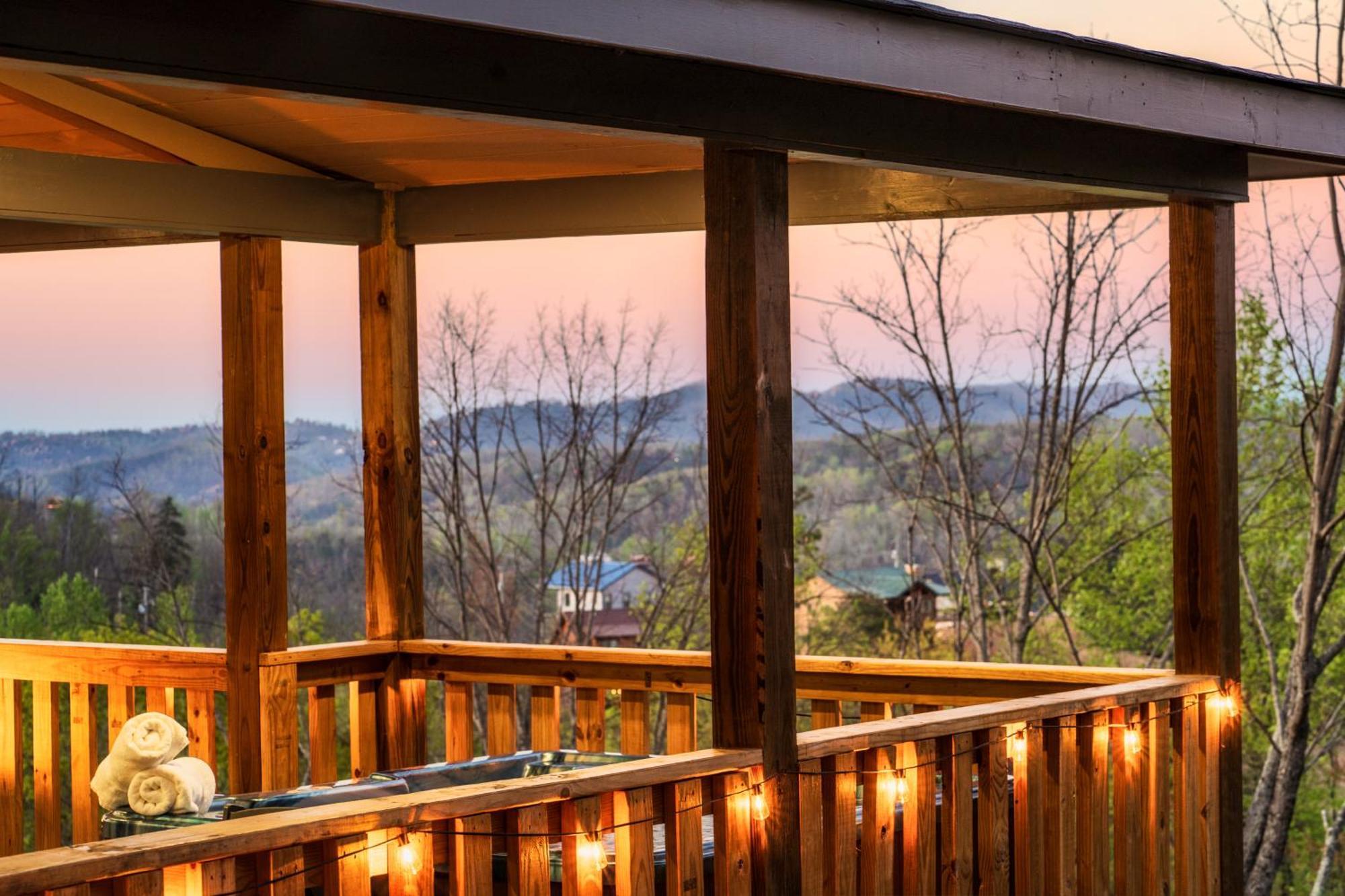 Mountainscape - Brand New Cabin W Views - Hottub - Firetable - Ps5 - Pooltable - 3 Pools Gatlinburg Ngoại thất bức ảnh