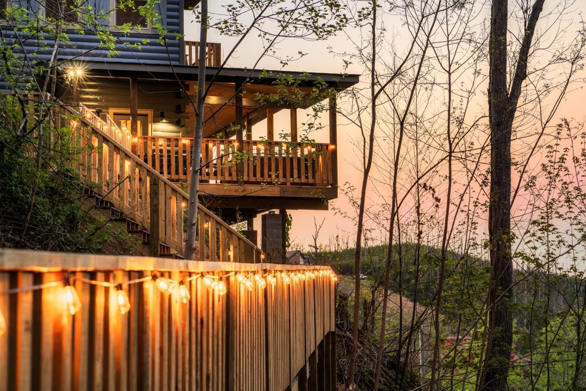 Mountainscape - Brand New Cabin W Views - Hottub - Firetable - Ps5 - Pooltable - 3 Pools Gatlinburg Ngoại thất bức ảnh