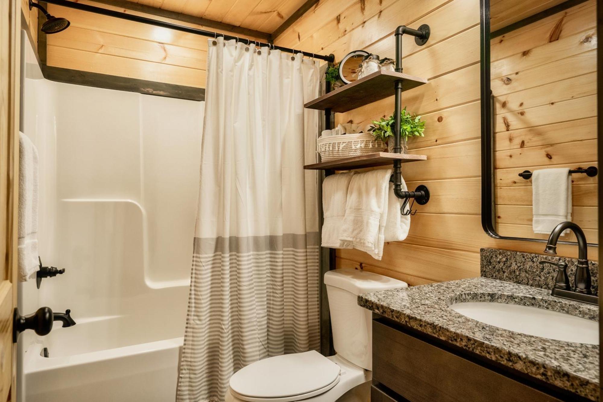 Mountainscape - Brand New Cabin W Views - Hottub - Firetable - Ps5 - Pooltable - 3 Pools Gatlinburg Ngoại thất bức ảnh